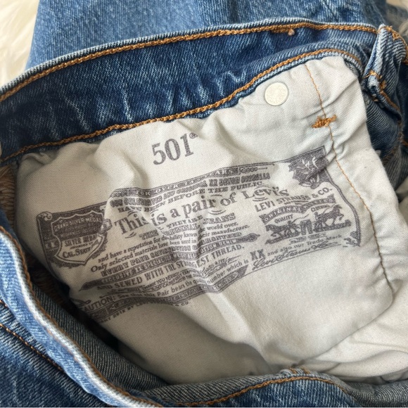 Levi's 501 Medium Wash Ankle Jeans Size 29 - Picture 7 of 9